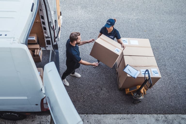 How a 3PL provider can help solve your last mile delivery challenges