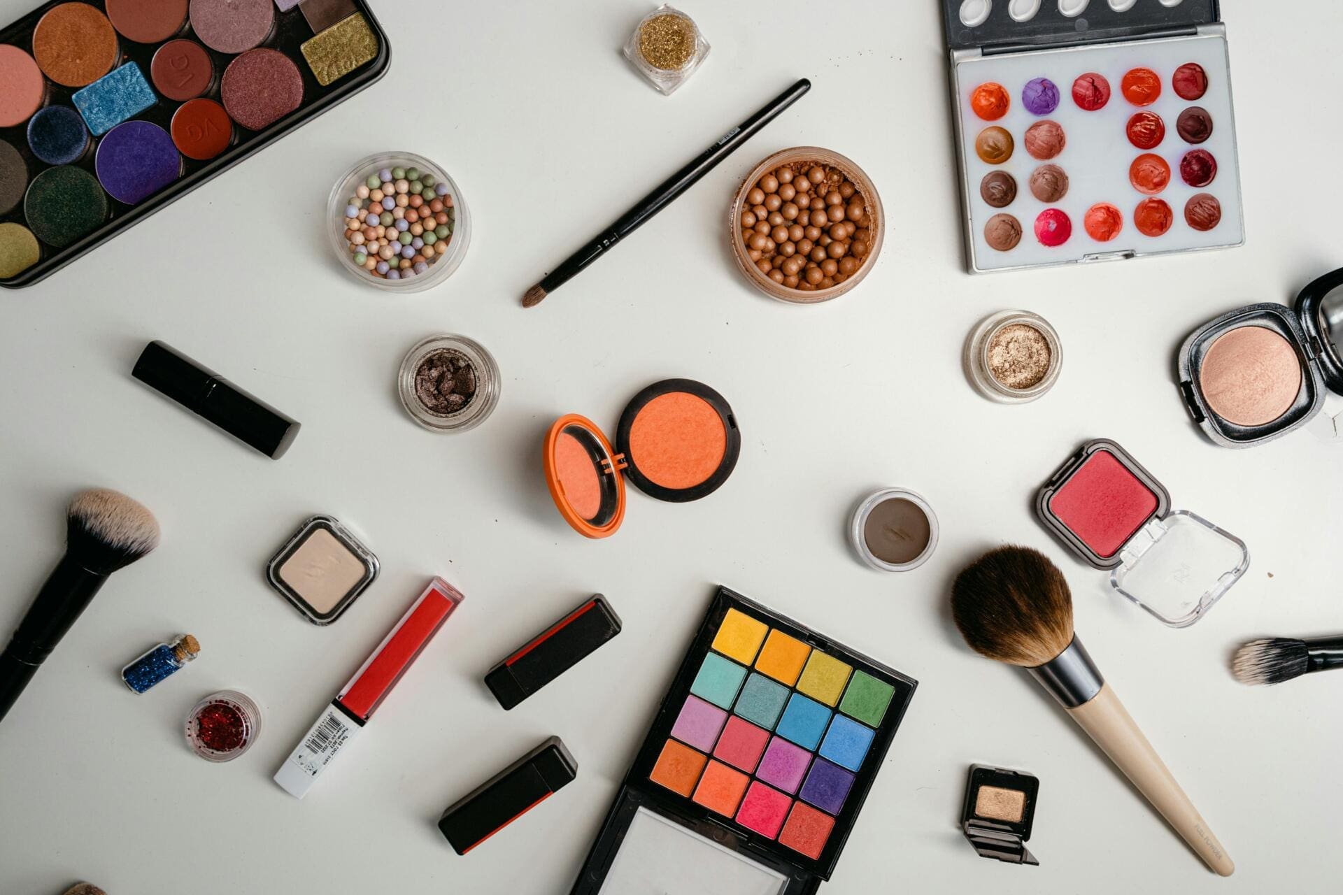 Cosmetics fulfillment in Canada: what you need to know